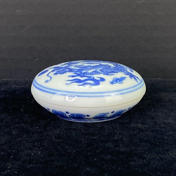 Vintage Blue White Porcelain Asian Dragon Ring Trinket Box - Picture 4 of 9